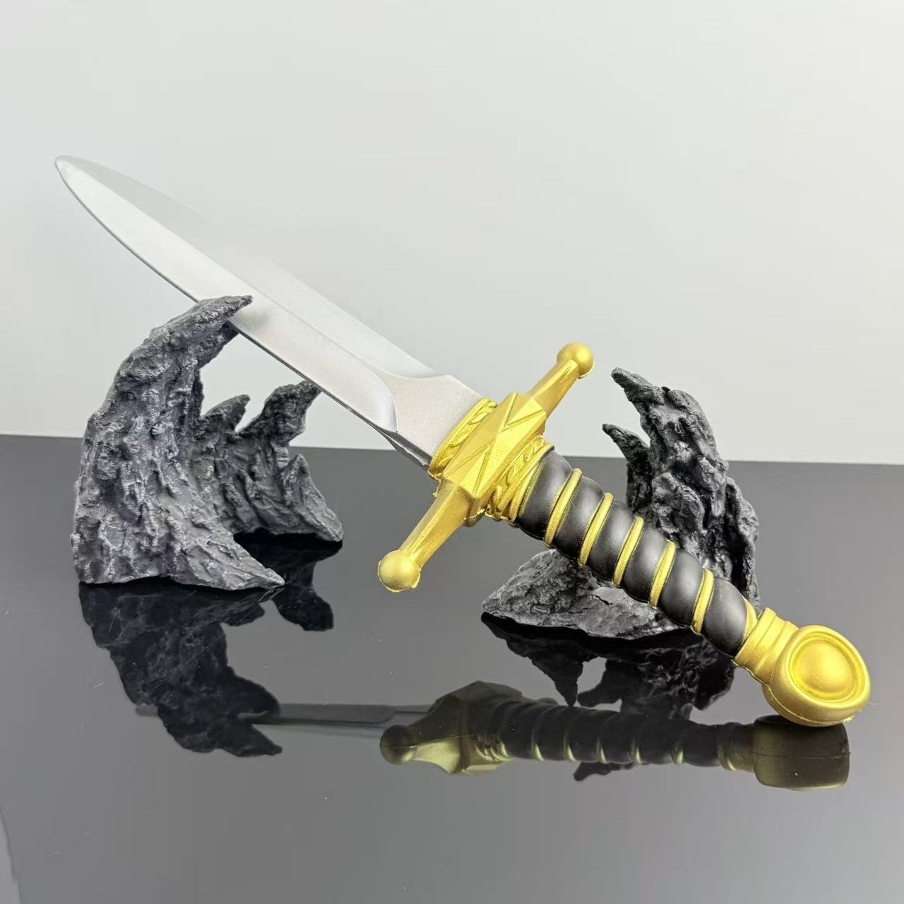 3種類のPUナイフコスプレ小道具、西洋風ショートフォームソー - Cosplay Prop Foam のレビューと価格