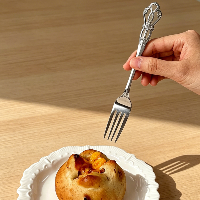 24 個の宮殿アンティーク彫刻食器セットステンレス鋼スプーン - Craft Knife Set のレビューと価格