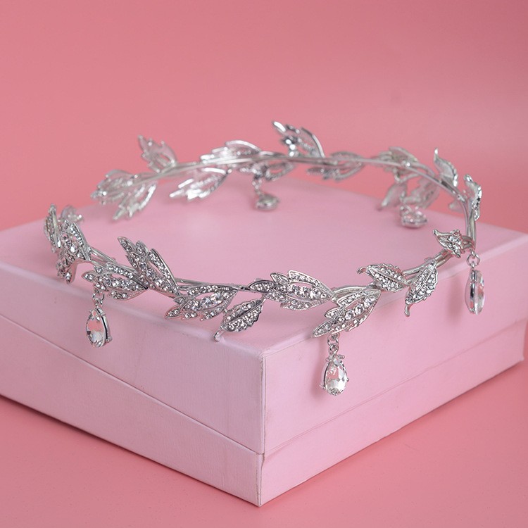 豪華なクリスタルの王冠,ヘアアクセサリー,結婚式,ラインスト - Aerith Cosplay Prop のレビューと価格