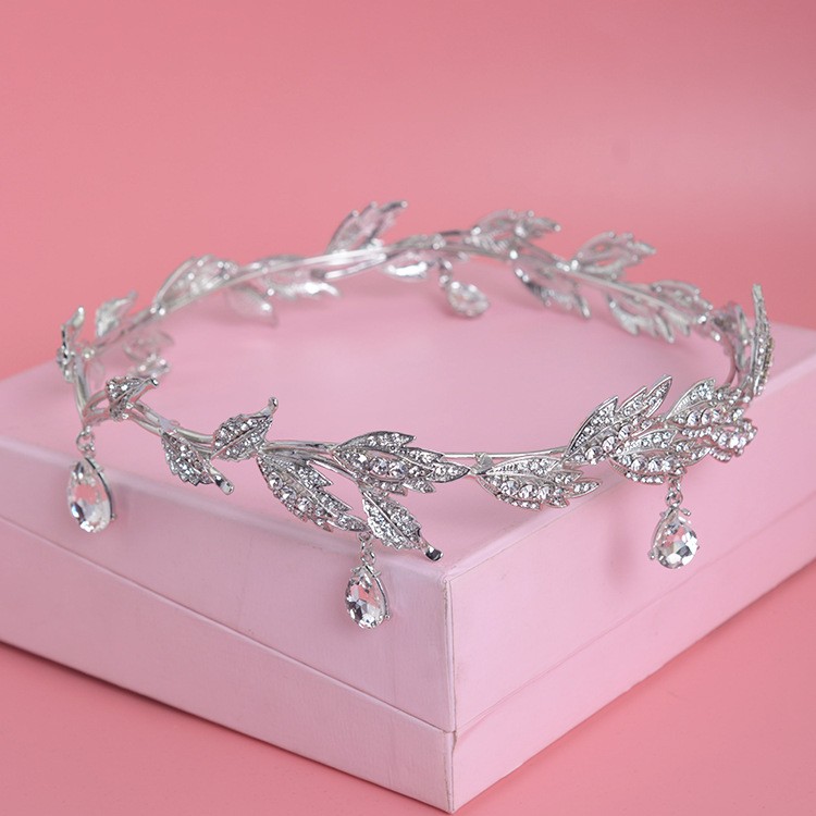 豪華なクリスタルの王冠,ヘアアクセサリー,結婚式,ラインスト - Aerith Cosplay Prop のレビューと価格